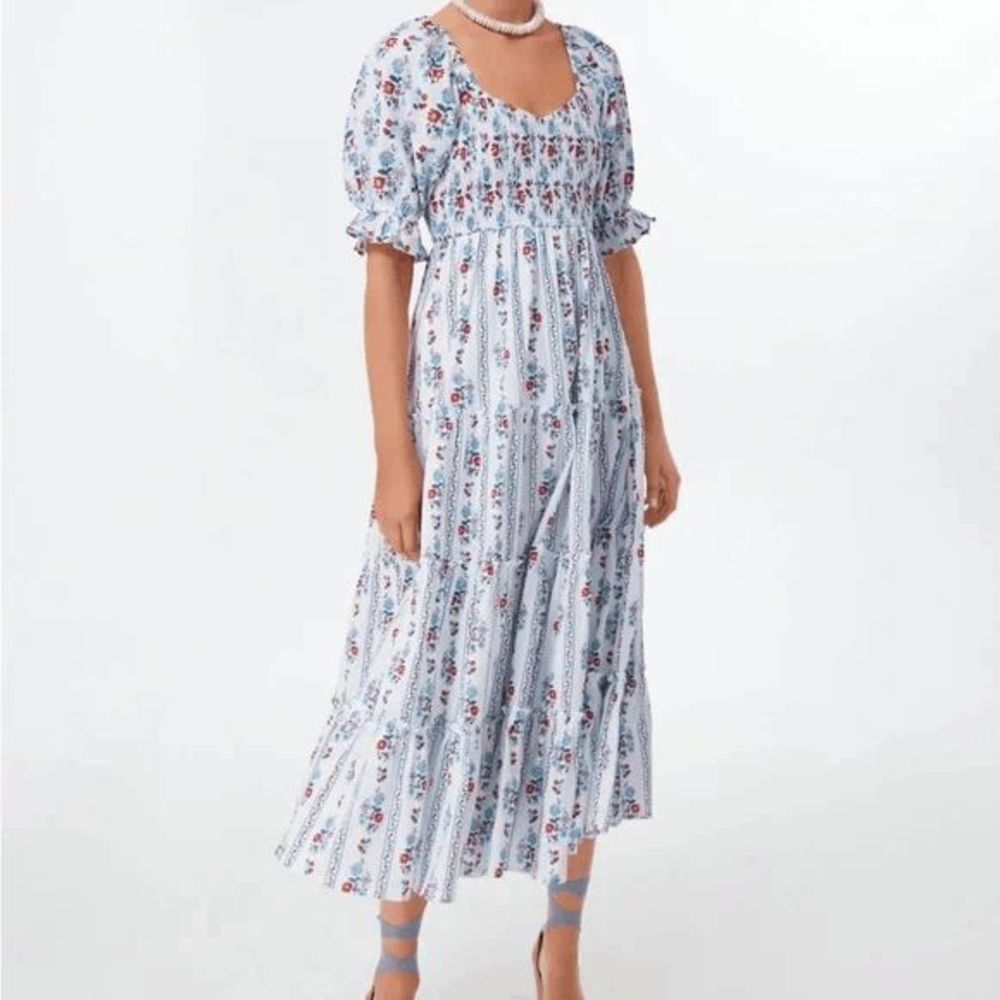 Size Small Cindy Dress In Beautiful Floral Pattern